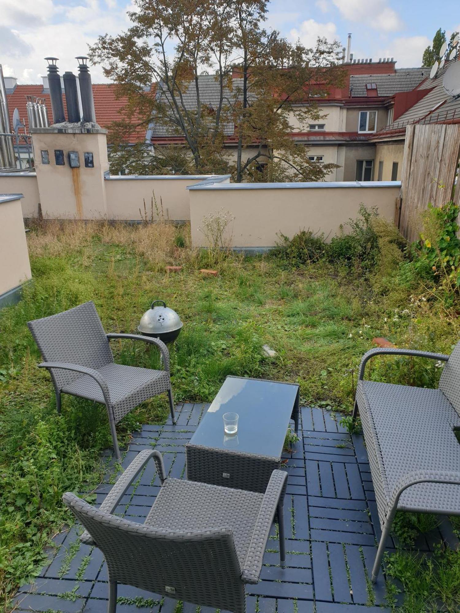 Helles Zimmer Mit Dachterrasse Nahe Schoenbrunn Apartment Vienna Exterior photo