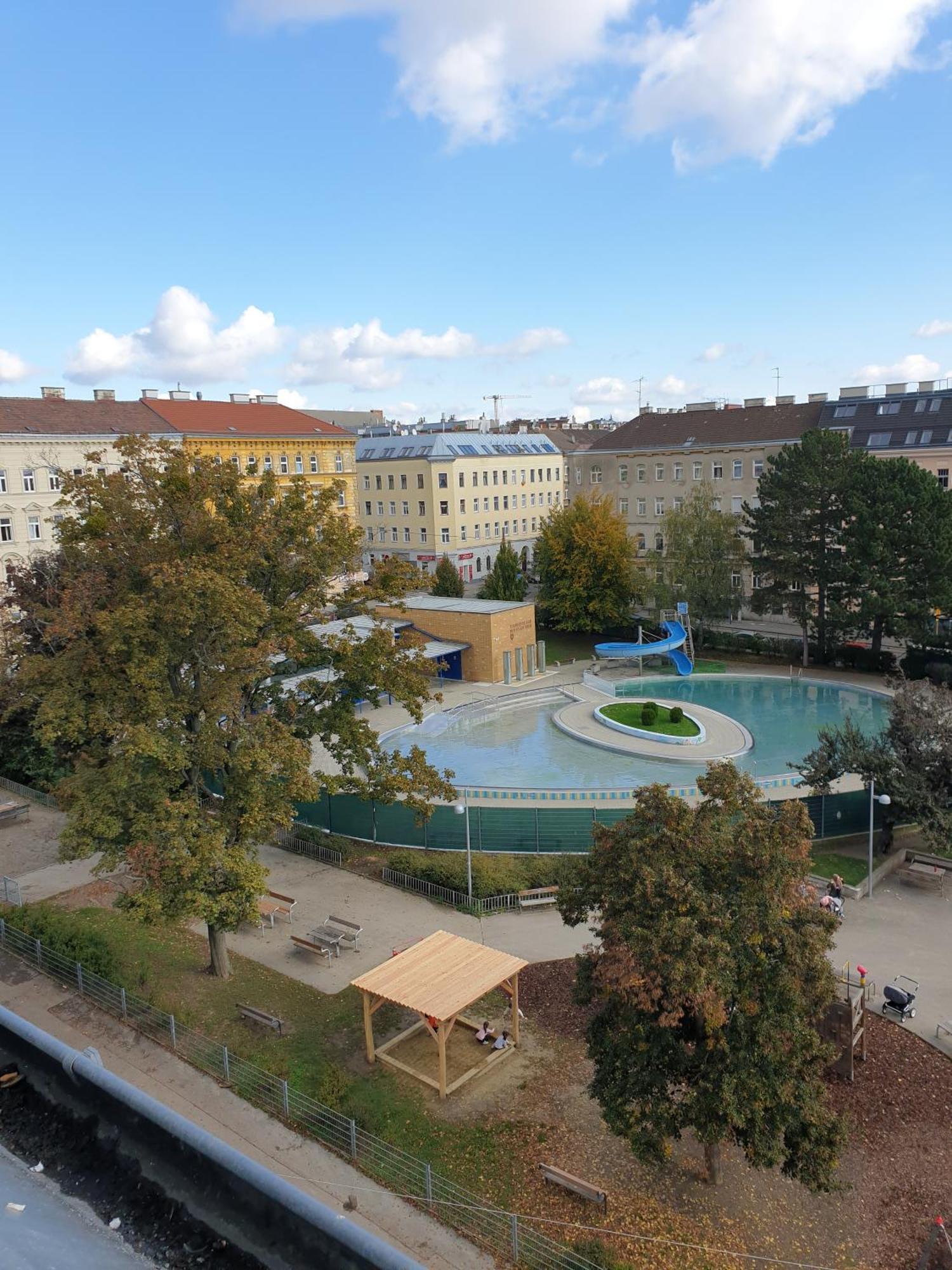 Helles Zimmer Mit Dachterrasse Nahe Schoenbrunn Apartment Vienna Exterior photo